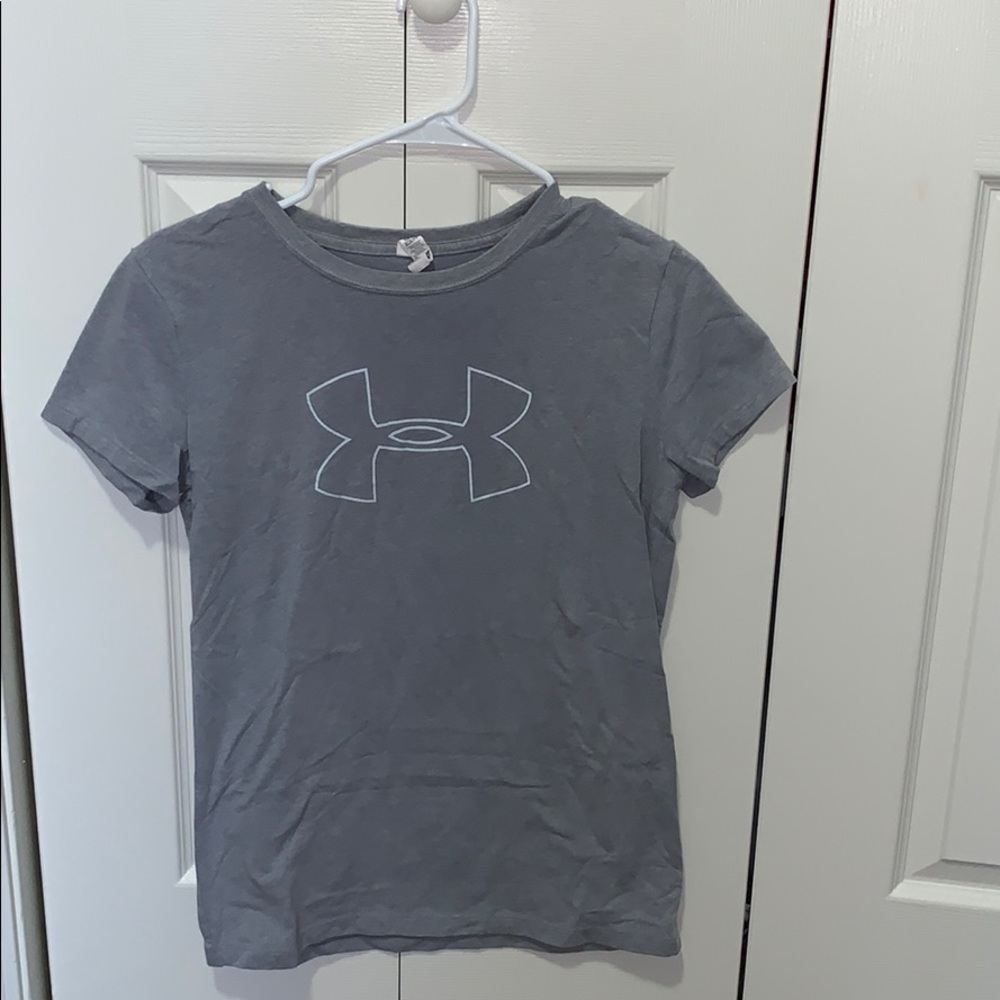 Short sleeve UA shirt